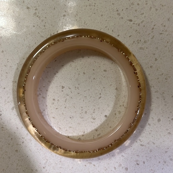 Louis Vuitton Resin Bracelet with the flowers - Picture 2 of 4